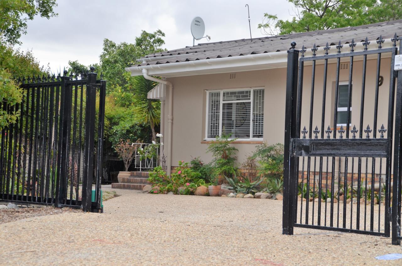 Anni Bos Hotel Stellenbosch Buitenkant foto